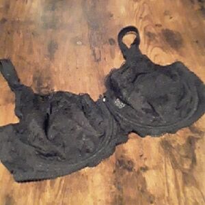 NWOT 40D Sexy Barely Breezies Black Lace Unpadded underwire Stunning Bra
